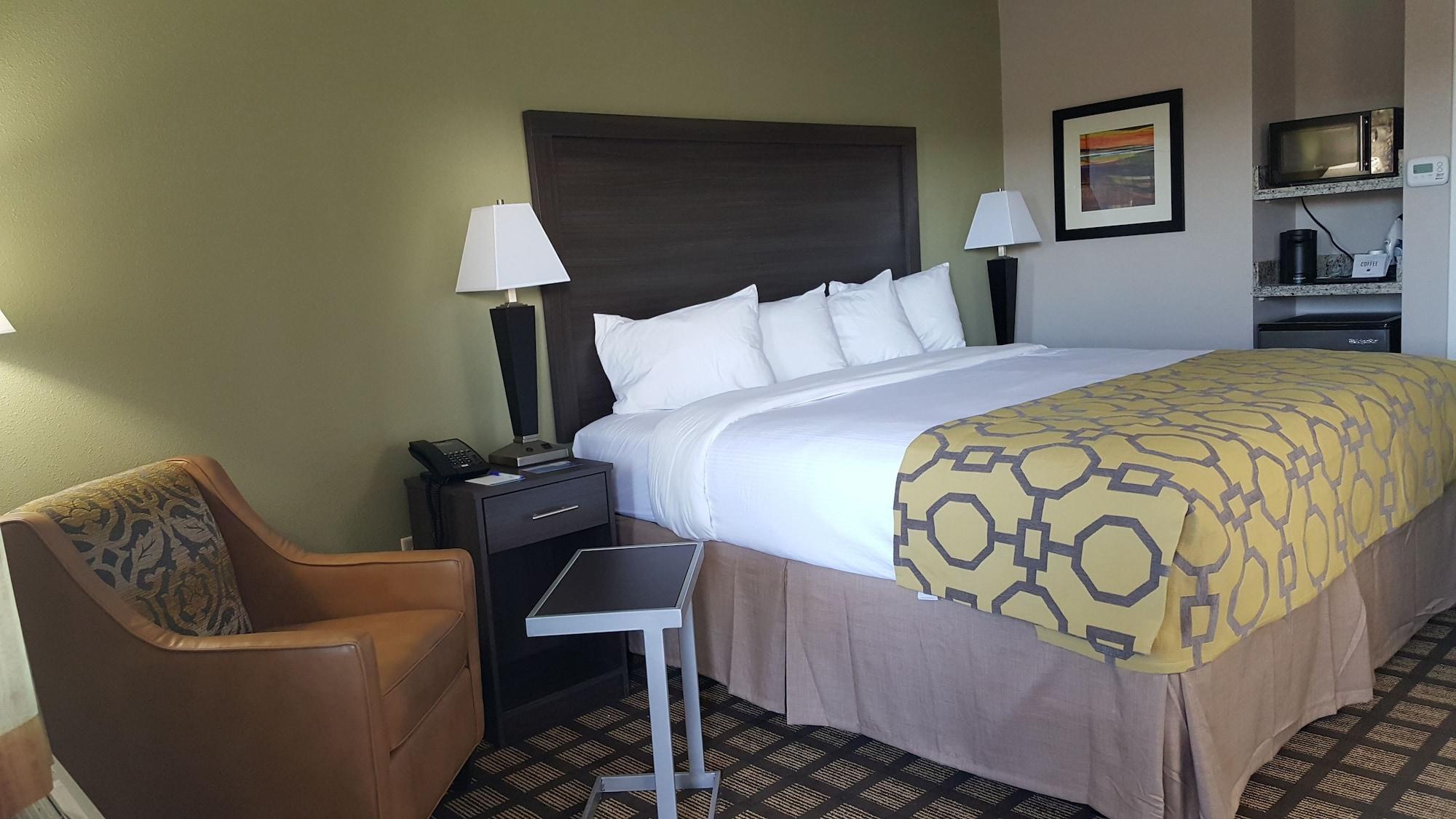 Baymont By Wyndham Clarksville Exterior photo