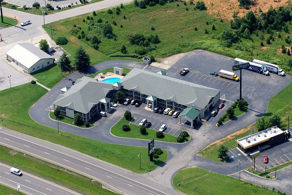 Baymont By Wyndham Clarksville Exterior photo